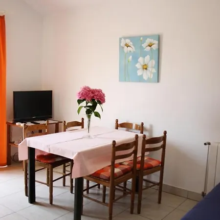Apartament In With Sea View, Balcony, Air Conditioning Wifi 3671-2 Vodice